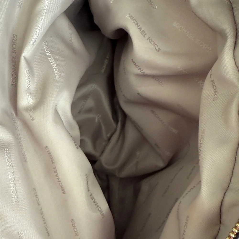 Michael Kors Cream and Tan Shoulder Bag and matching wallet - Picture 8 of 10